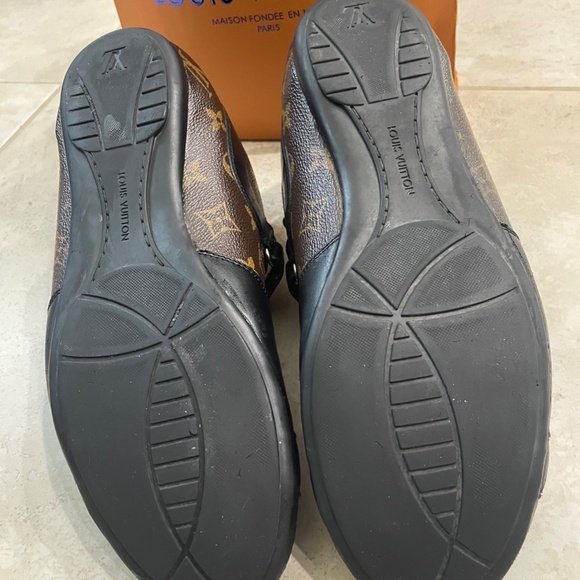 Louis Vuitton Men's Sneakers - Picture 10 of 11